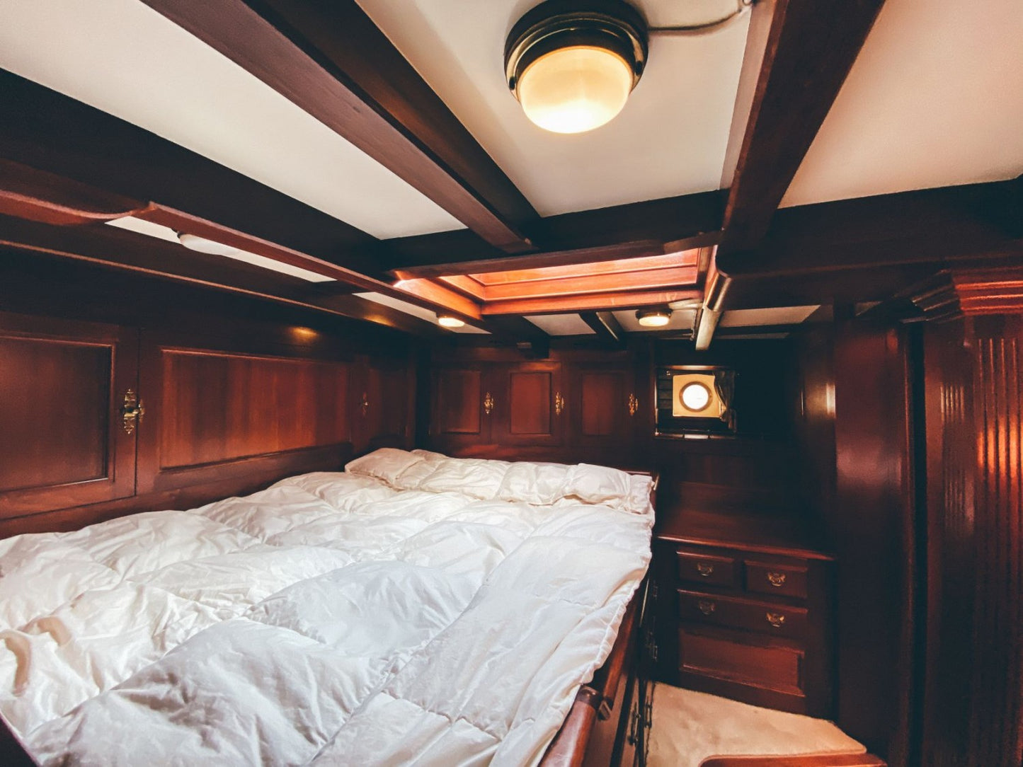 Avrea ketch 73