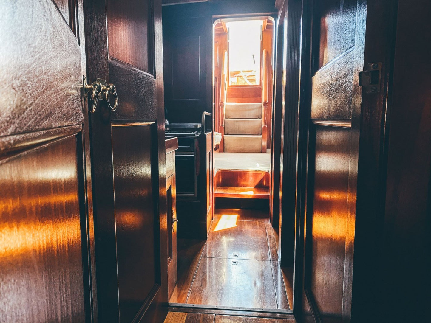 Avrea ketch 73