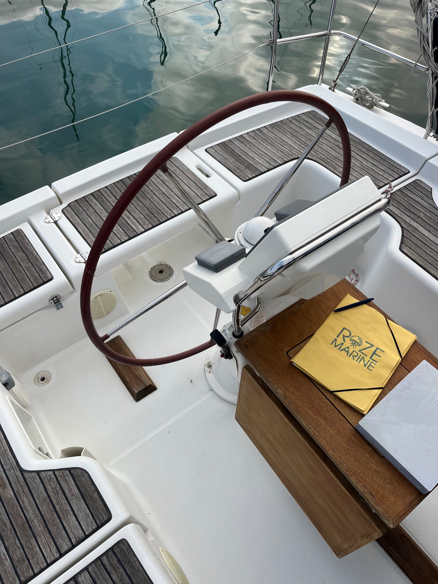 Beneteau Oceanis 37