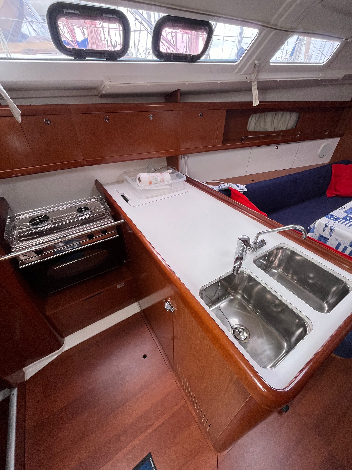 Beneteau Oceanis 37