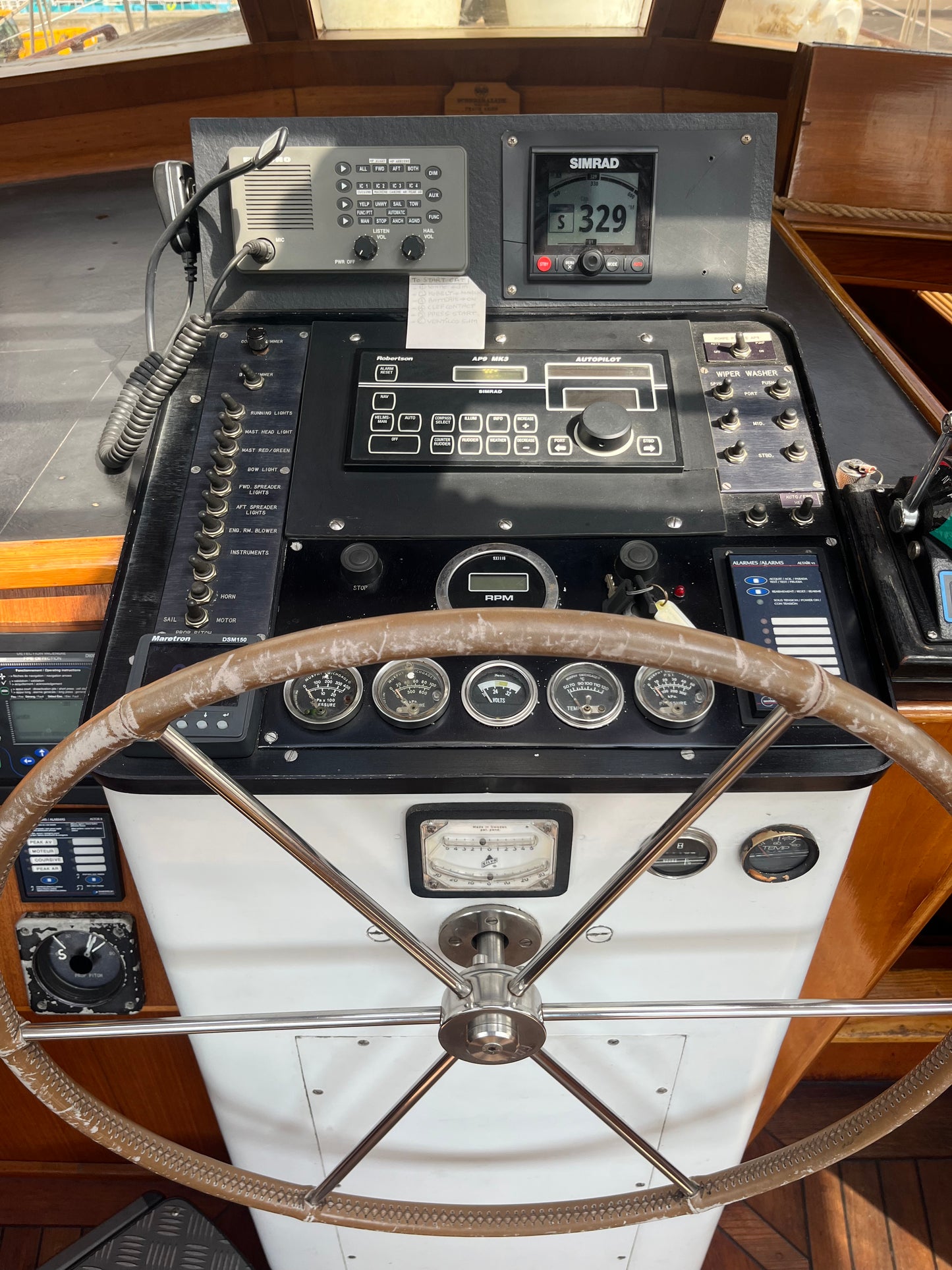 Palmer & Johnson Ketch 76
