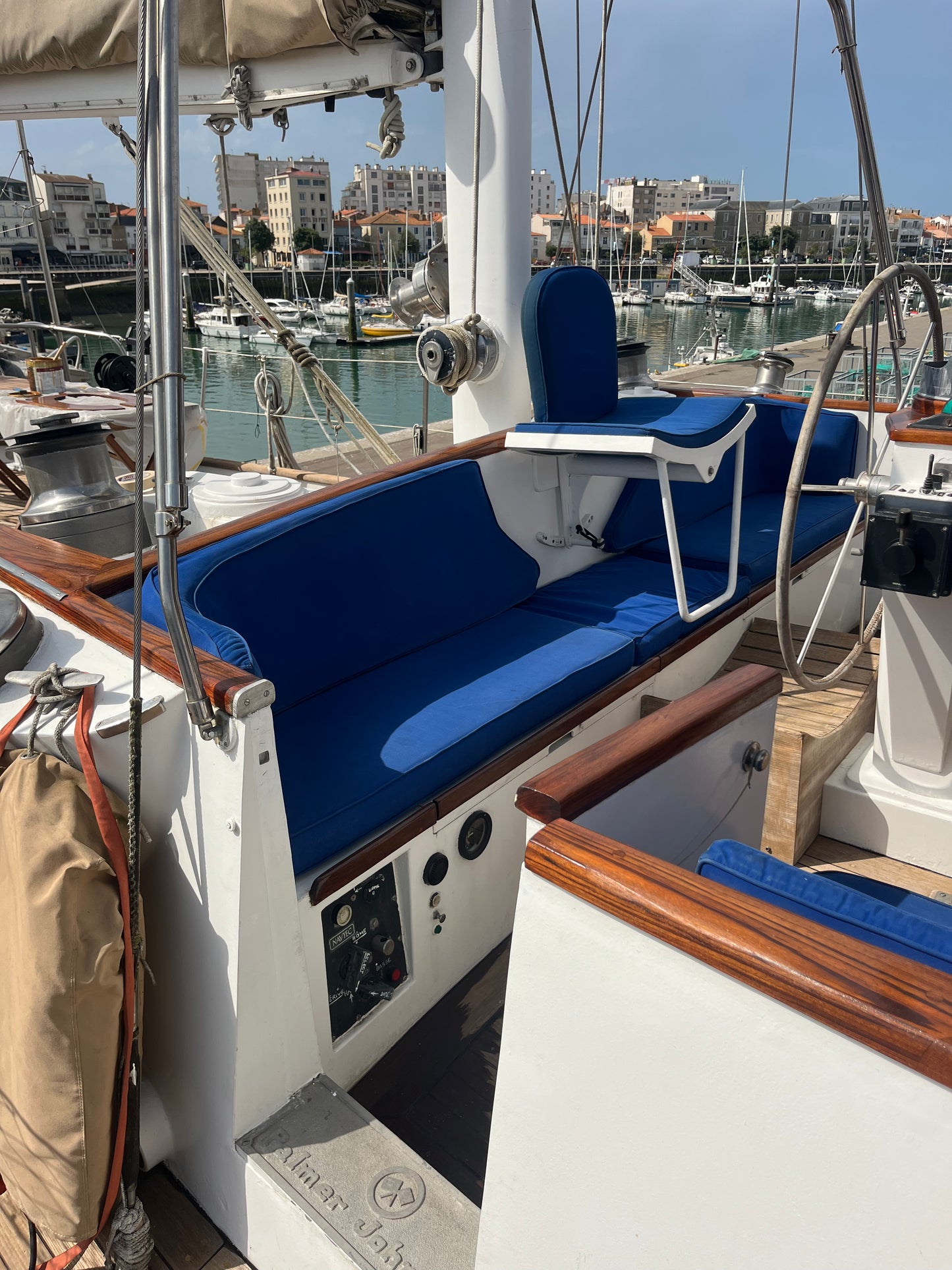Palmer & Johnson Ketch 76