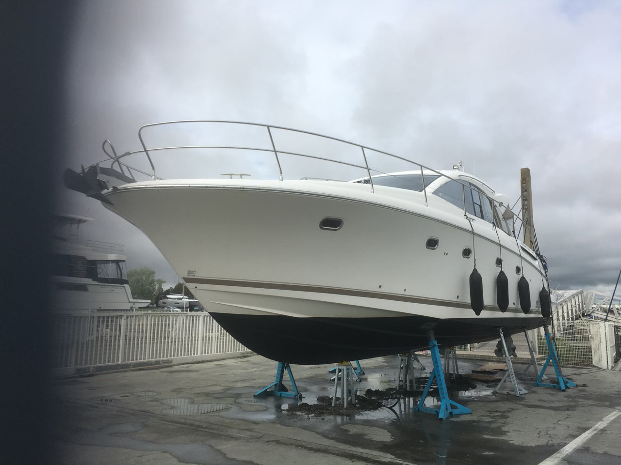 Prestige 42S
