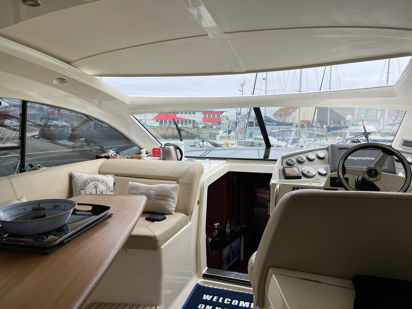 Prestige 42S