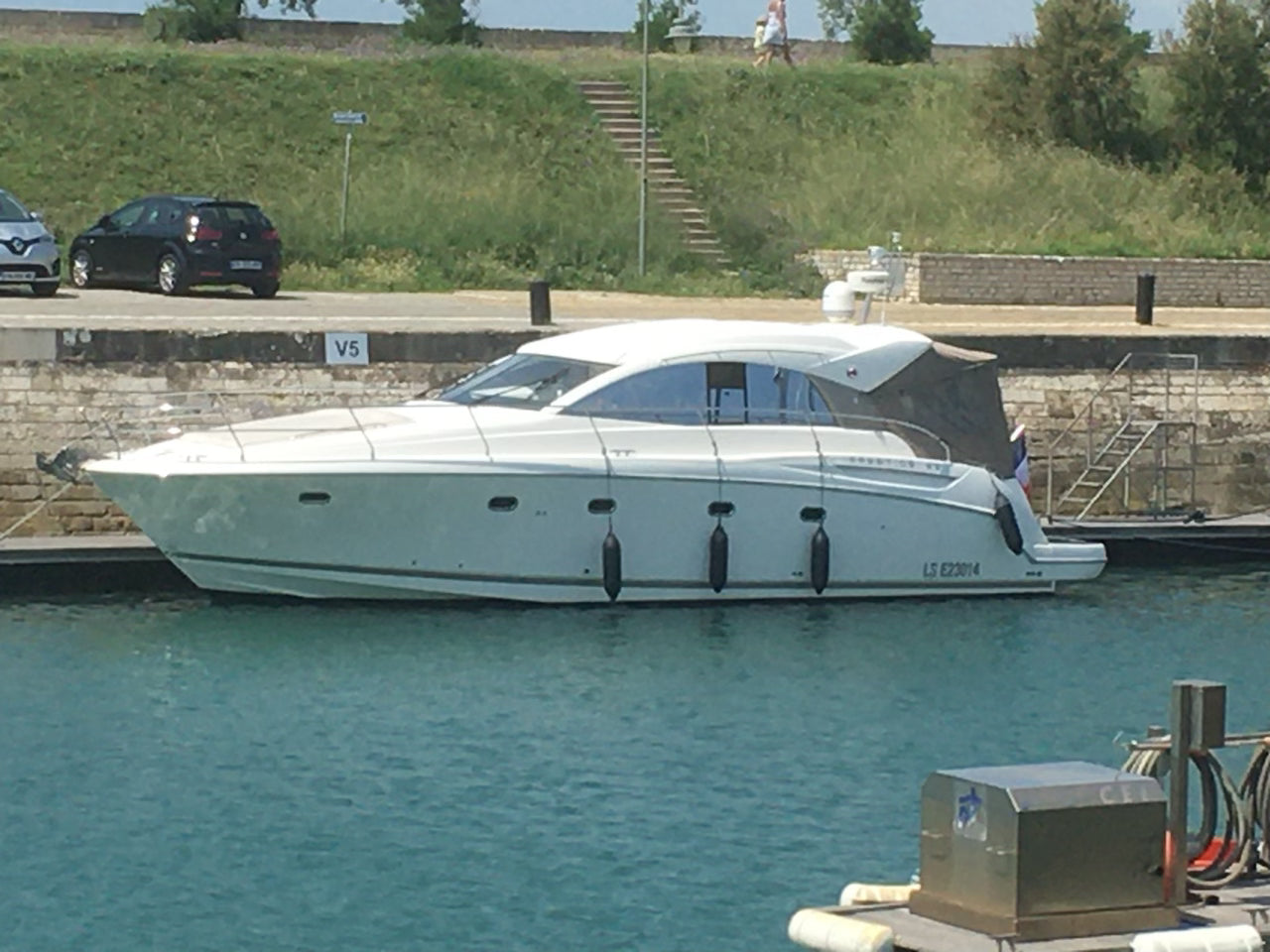 Prestige 42S