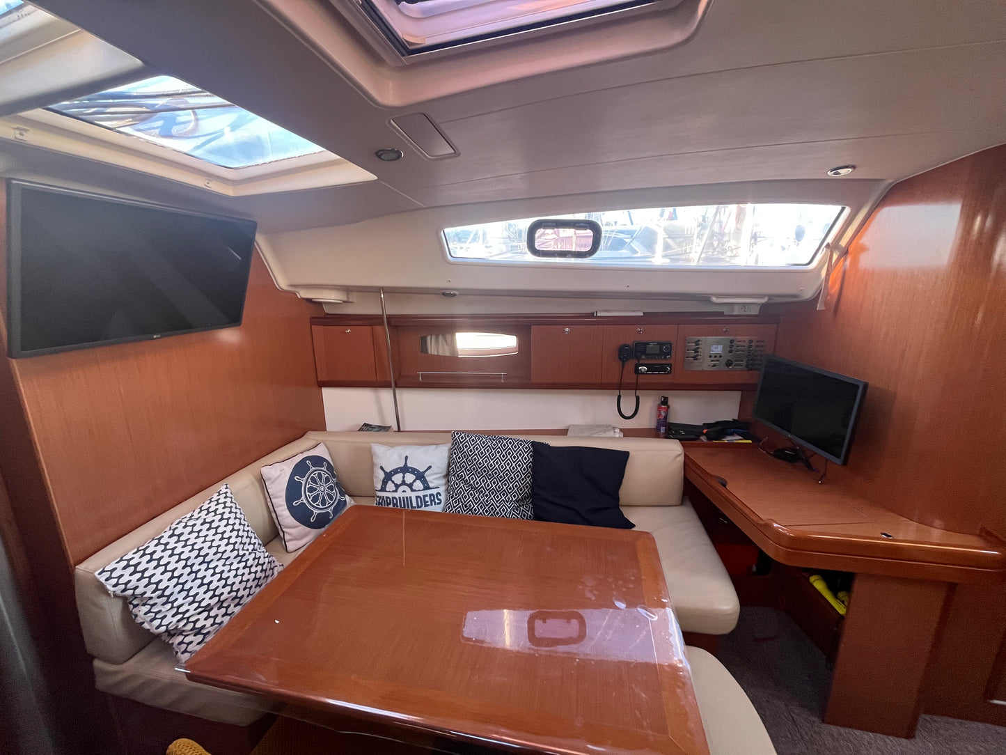 Beneteau Océanis 43