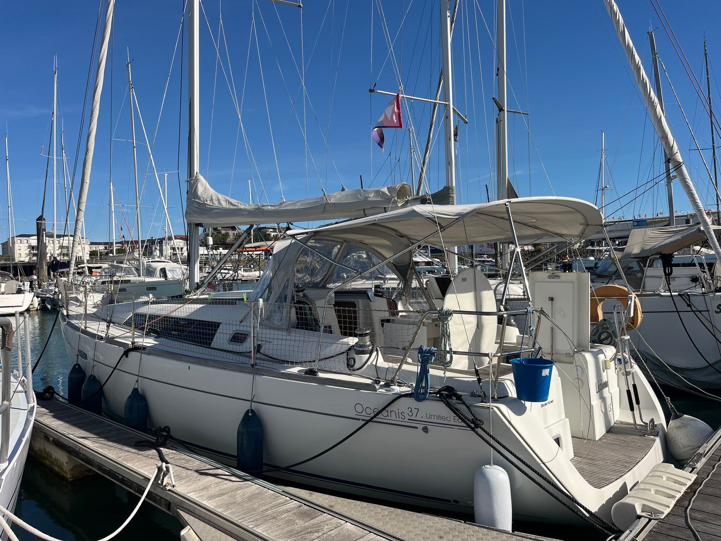 Beneteau Océanis 37
