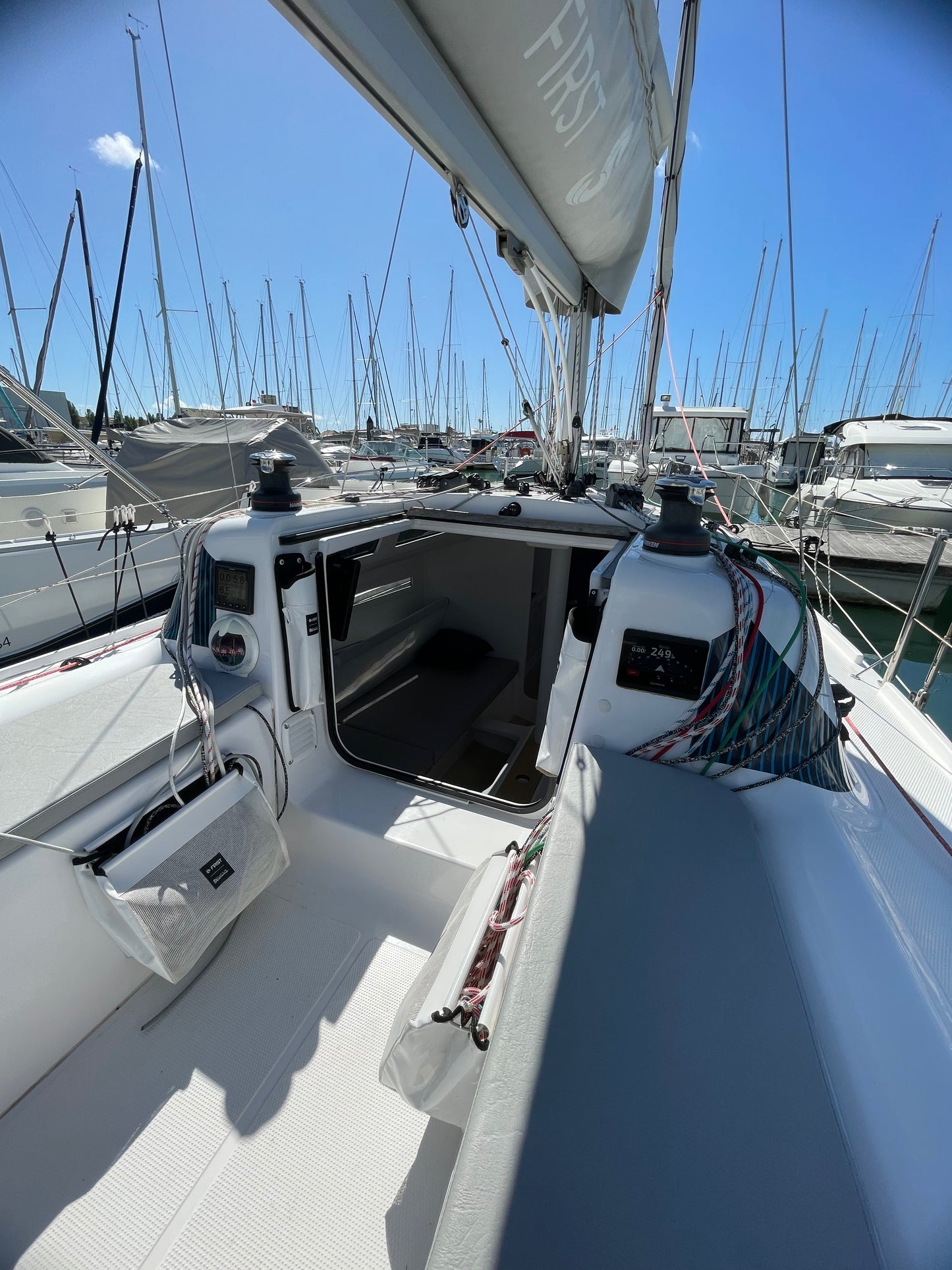 Beneteau First 27
