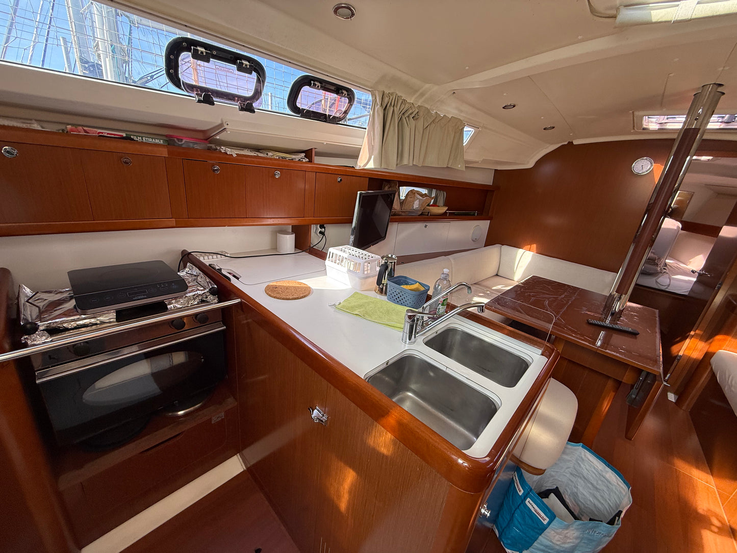 Beneteau Océanis 37