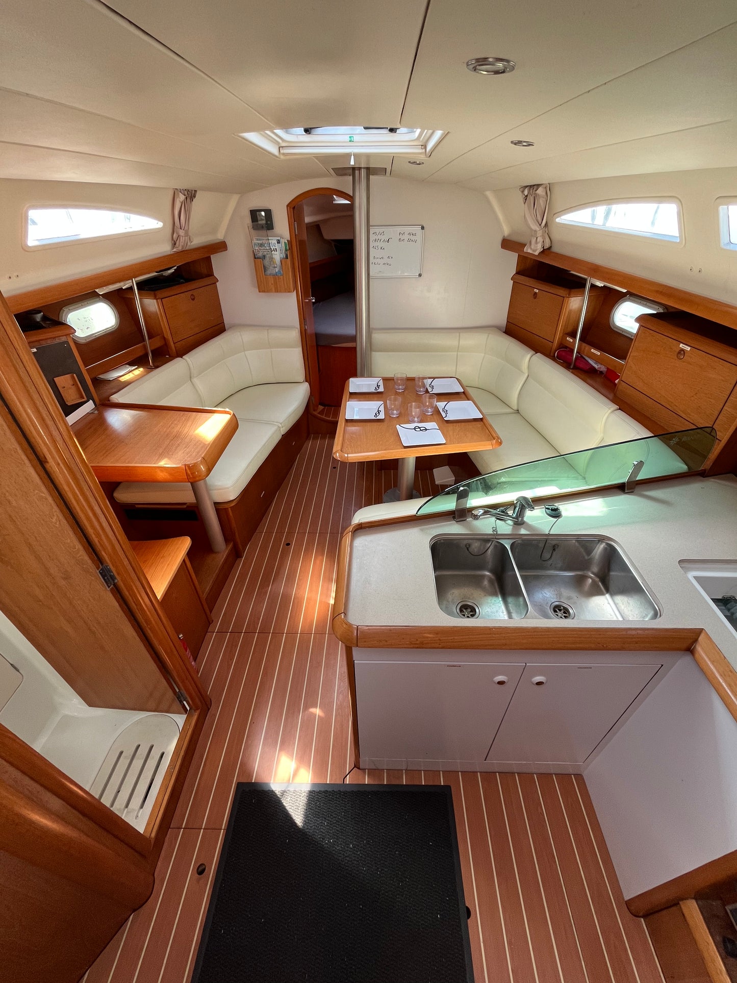 Jeanneau Sun Odyssey 37
