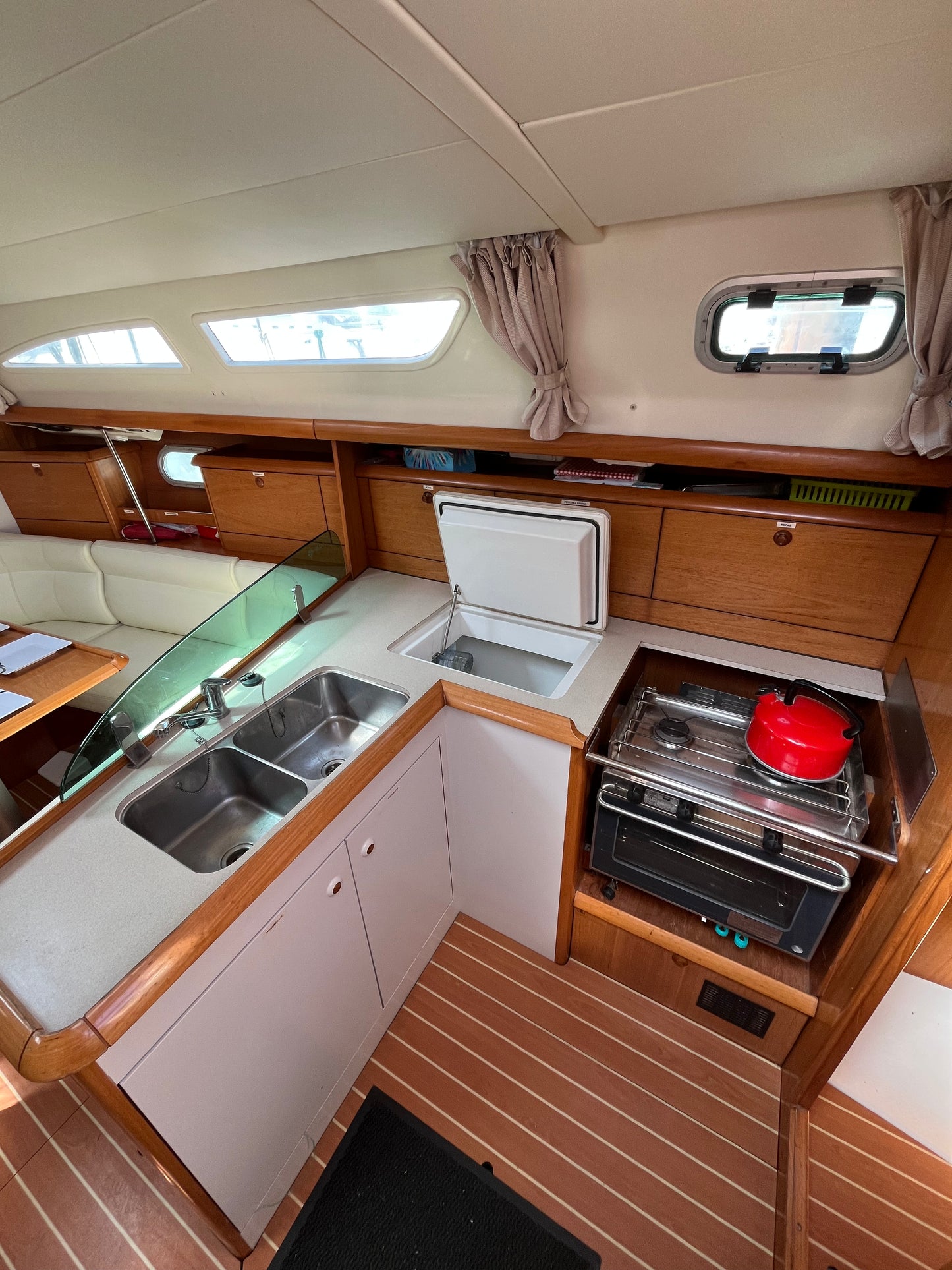 Jeanneau Sun Odyssey 37