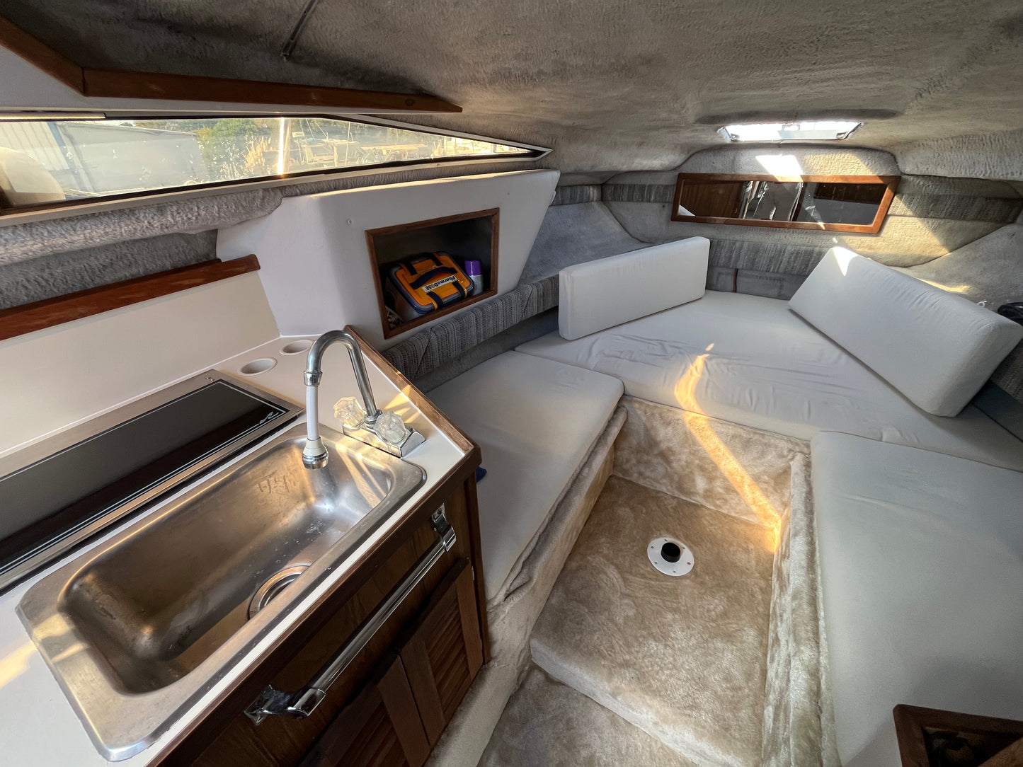 Sea Ray Sundancer 250