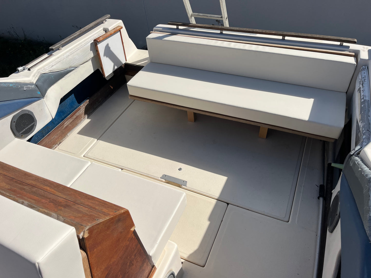 Sea Ray Sundancer 250