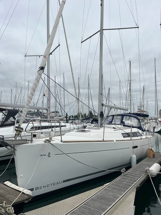 Beneteau Oceanis 37