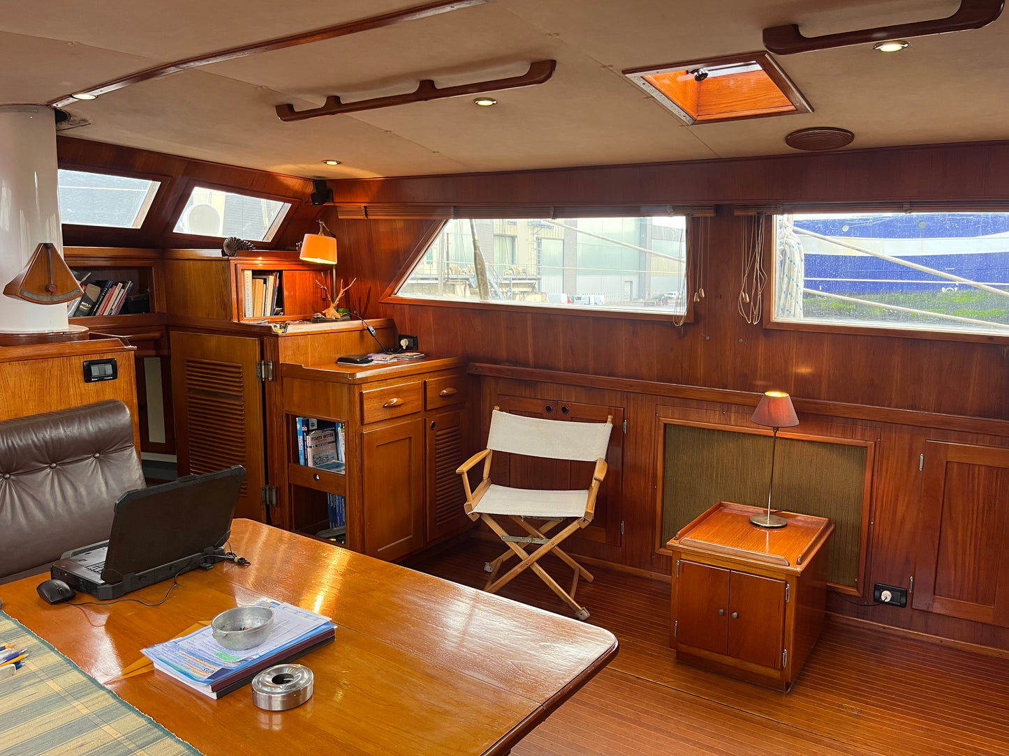 Palmer & Johnson Ketch 76