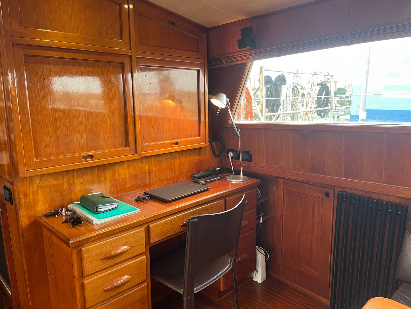 Palmer & Johnson Ketch 76