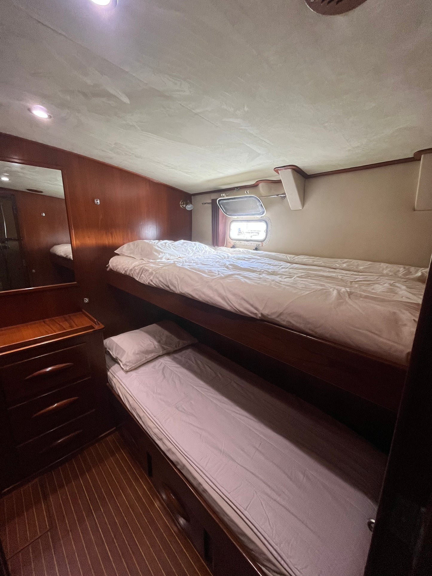 Palmer & Johnson Ketch 76