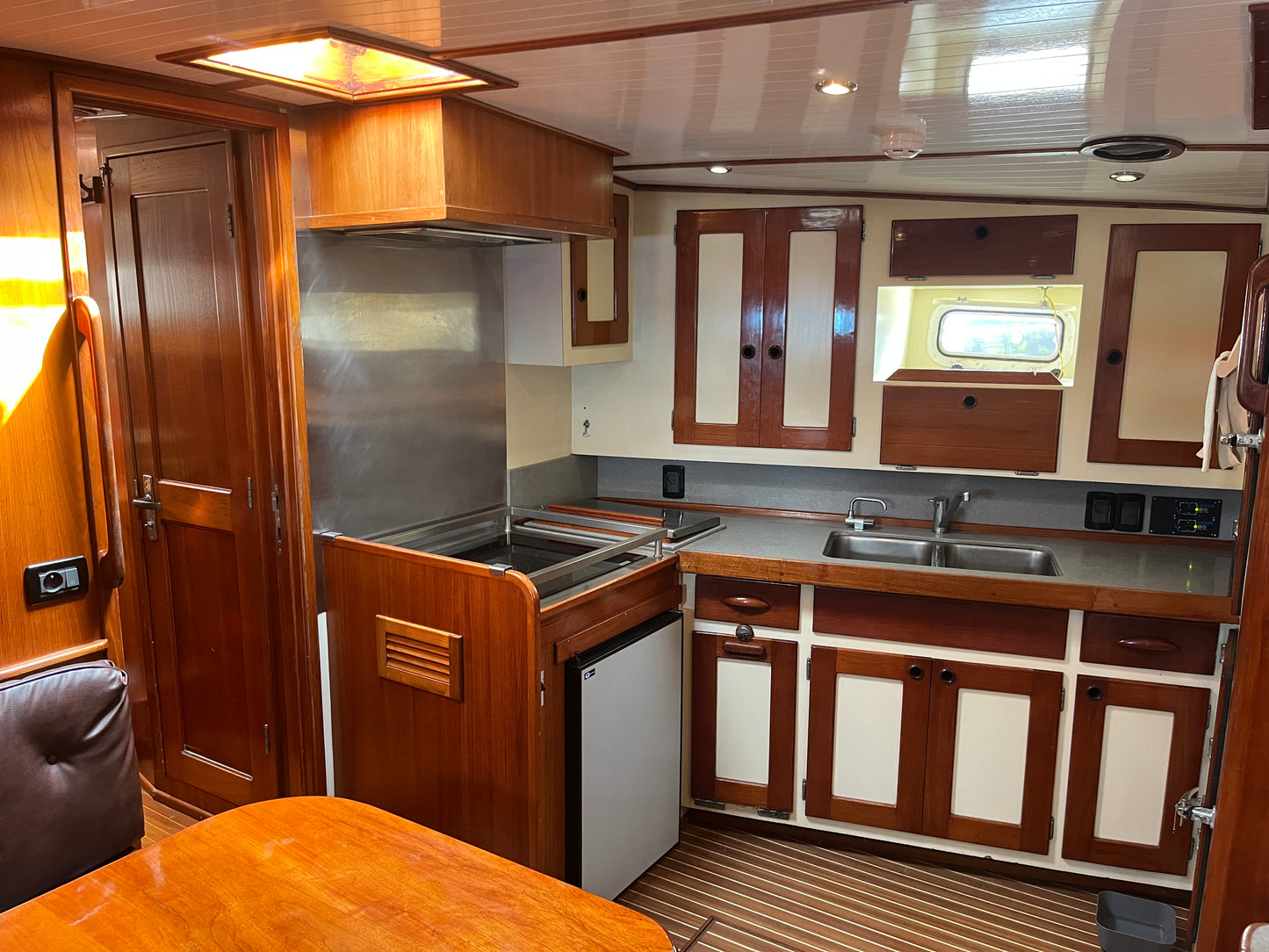Palmer & Johnson Ketch 76