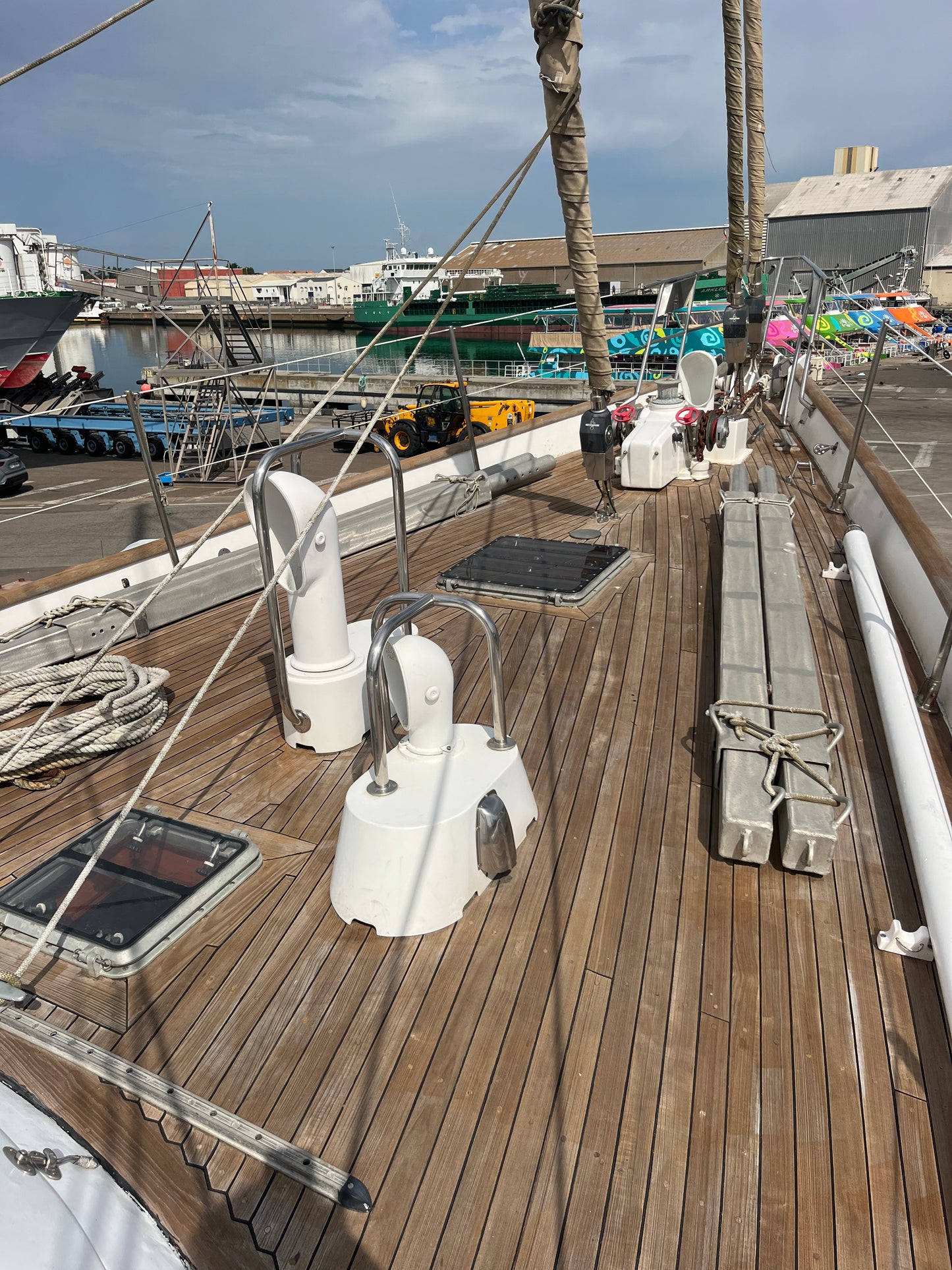 Palmer & Johnson Ketch 76