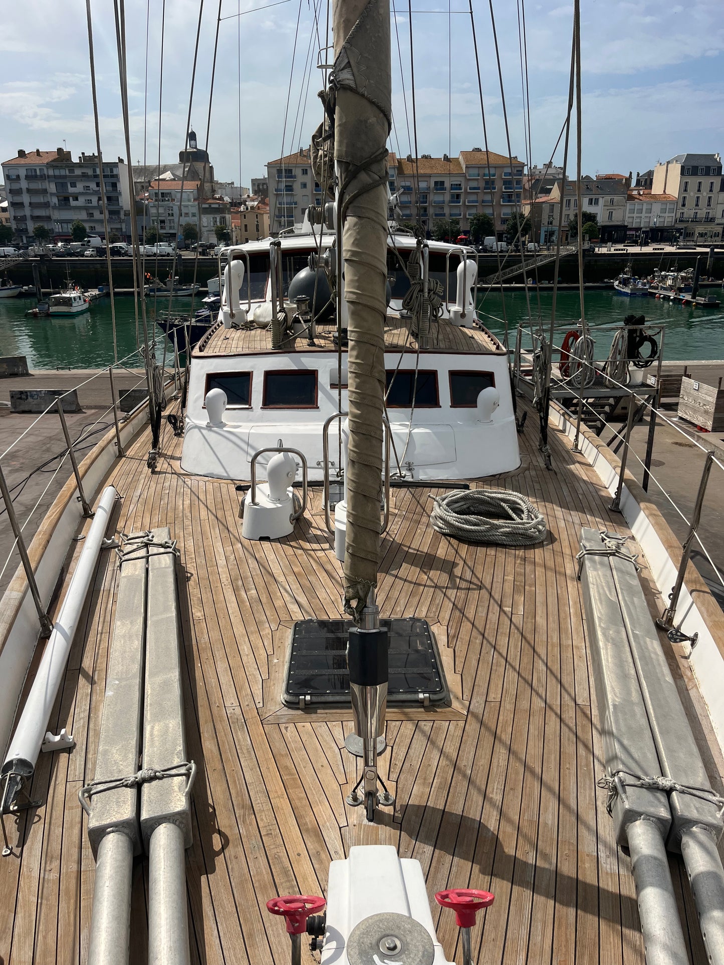 Palmer & Johnson Ketch 76