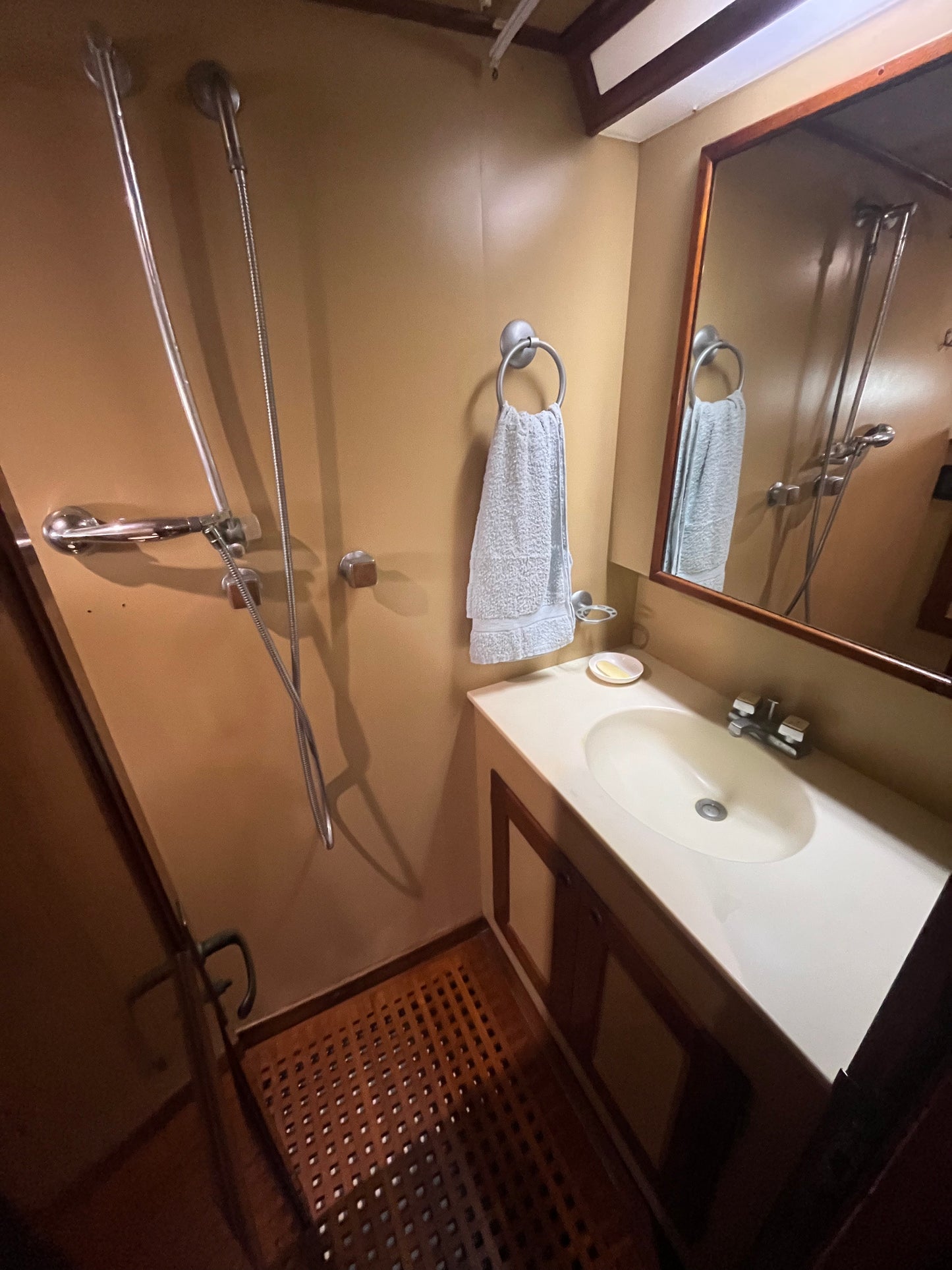 Palmer & Johnson Ketch 76