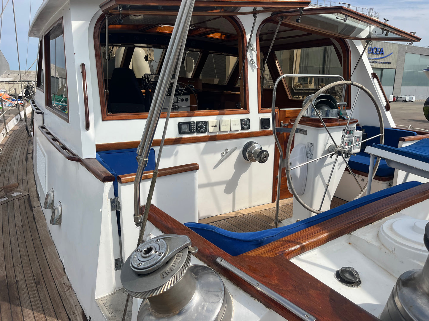 Palmer & Johnson Ketch 76