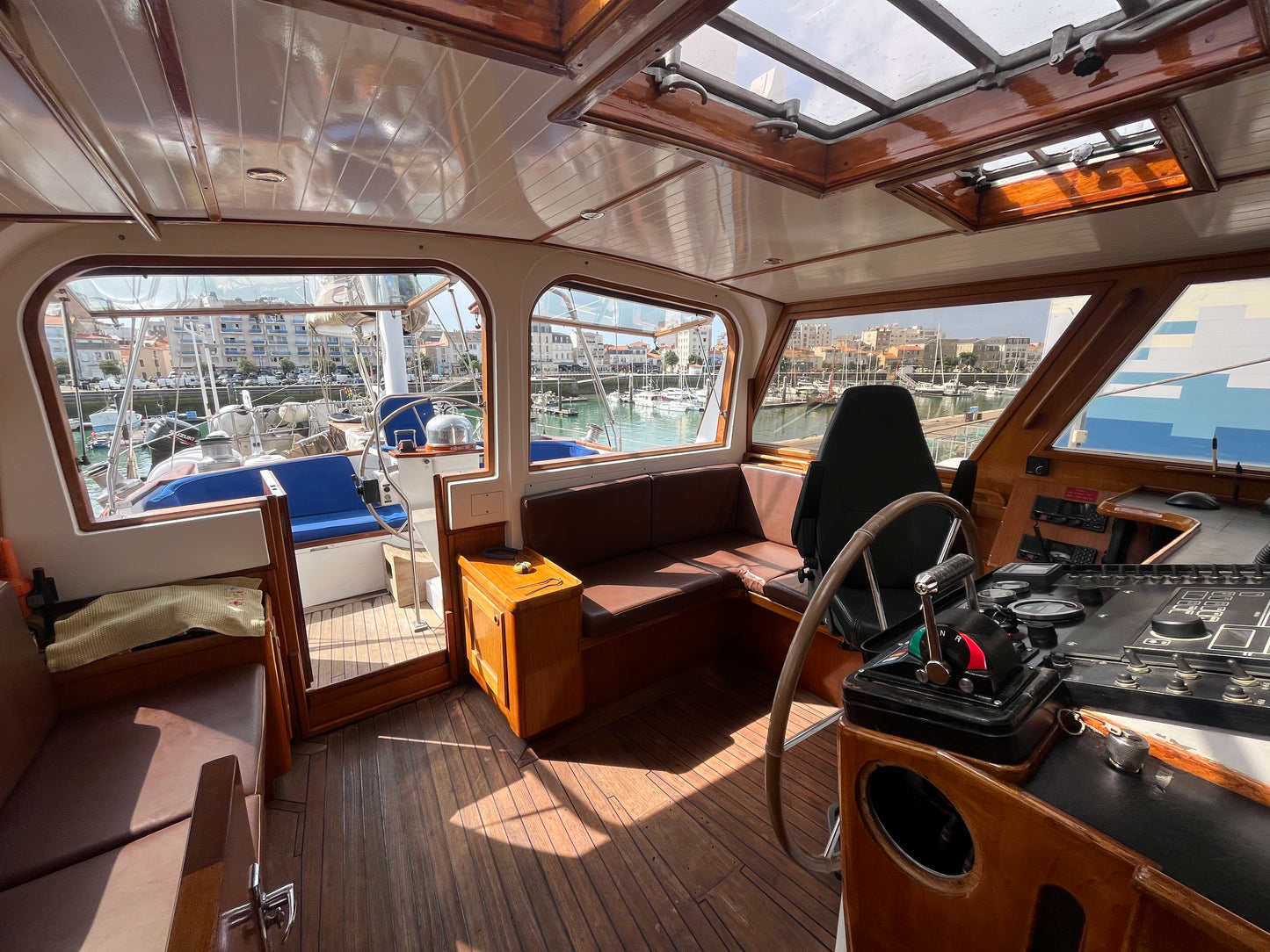 Palmer & Johnson Ketch 76